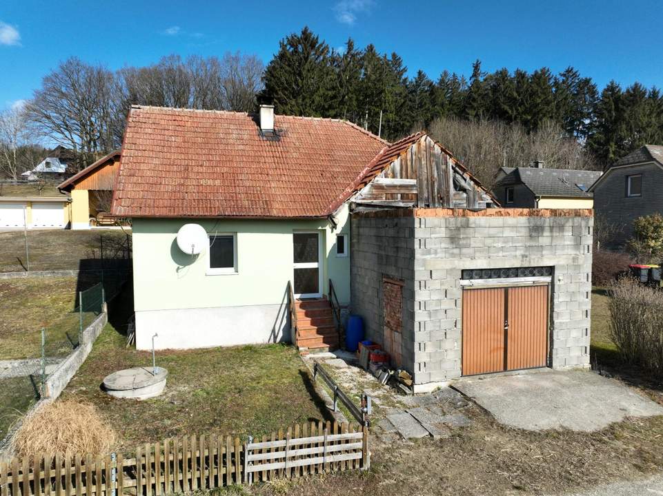 Teilsaniertes Wohnhaus mit Aussicht