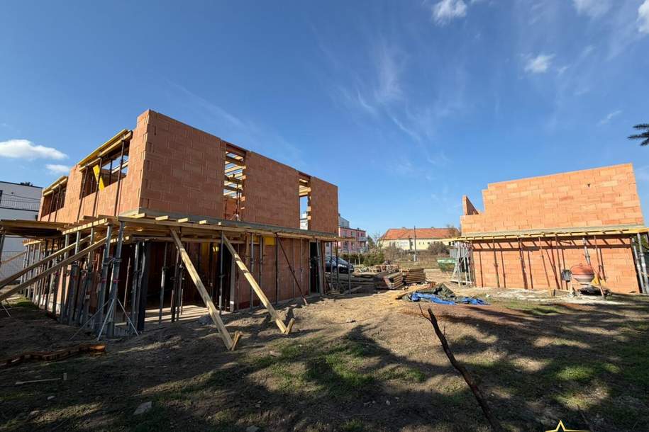 IN BAU! TOPPREIS! NEUES PROJEKT. 5 ZIMMER-ZIEGELHAUS, LUFTWÄRMEPUMPE, BODENHEIZUNG UND KST/ALUMINIUM-FENSTER. Provisionsfrei für den Käufer., Haus-kauf, 585.000,€, 1210 Wien 21., Floridsdorf
