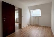 HERZIGE DACHGESCHOSS-WOHNUNG IN RUHIGER LAGE NÄHE WAIDHAUSENPARK