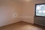 **Im Grünen** TOP – Mietwohnung in Zweifamilienhaus in sehr lockerer Streusiedlung