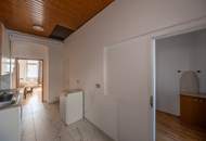 ++NEU++ sanierungsbedürftige 2-Zimmer Altbauwohnung mit Balkonoption