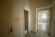 3 Zimmer-Wohnung ZUM SANIEREN, HELL und RUHIG!