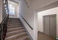 Exklusive Altbauwohnung mit hofseitigem Schlafzimmer und kleinem Balkon
