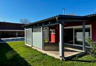 Einziehen &amp; genießen – stilvoller Bungalow mit Pool nahe Bad Radkersburg