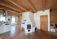Holzblockhaus mit Vollkeller in guter Lage