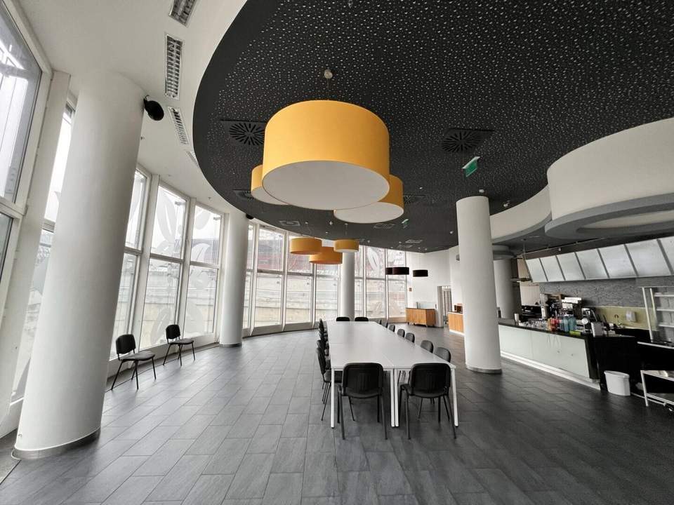 360 TOUR // GASTRONOMIE-LOKAL IN TOPLAGE