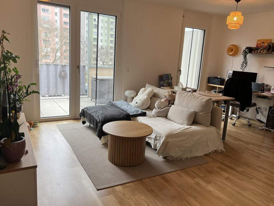 Großzügige Neubauwohnung mit Kühlung und großem Balkon - AB MAI !!