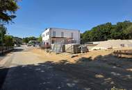 BAUBEGINN ERFOLGT! NUR NOCH 2 HÄUSER VERFÜGBAR. EXKLUSIVES DOPPELHAUSPROJEKT. 5 ZIMMER. ZIEGELHAUS MIT KELLER, BALKON, TERRASSE, CARPORT.