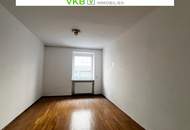 Helle und geräumige 3 - Zimmer Wohnung in guter Lage mit großzügiger Dachterrasse und Lift