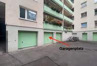 Mitten im Dritten! Geräumige 4-Zimmerwohnung mit Loggia und Garage zum sanieren und selbst gestalten!