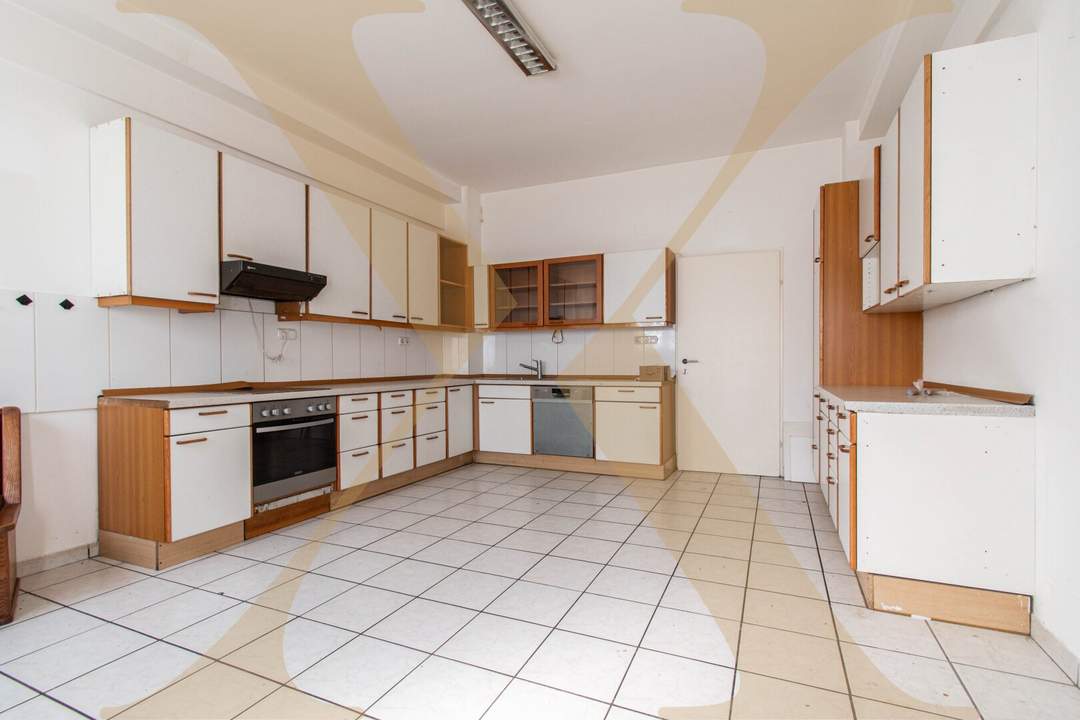 Gut aufgeteilte 4,5-Zimmer-Wohnung inklusive Küche in Traun zu vermieten!
