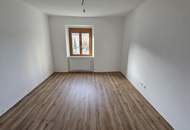 Frisch sanierte 4 Zimmerwohnung, inkl. Küche im Erdgeschoß