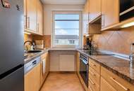 Gepflegte, voll möblierte Wohnung mit Garage, Lift &amp; verglaster Loggia in Enns