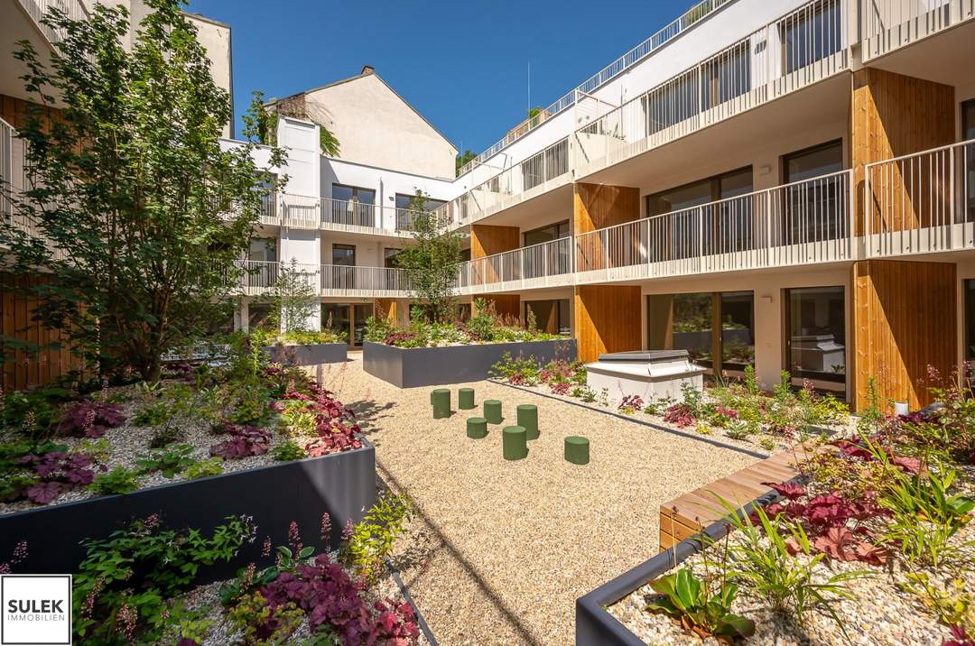 Perfekter Rückzugsort inmitten der Stadt: 2 Zimmer - Erstbezug mit Loggia nahe Westbahnhof + optional Garage // VIDEOTOUR!