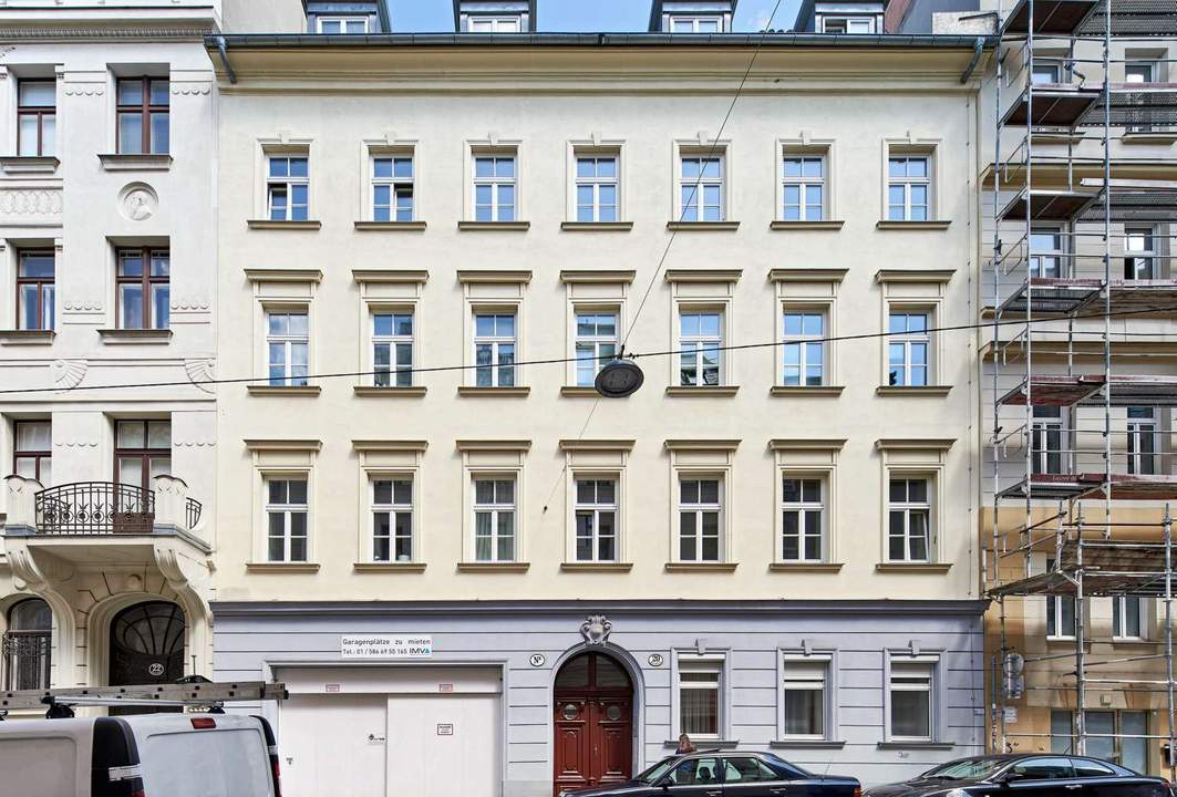 Befristet vermietete 2-Zimmmer- Dachgeschosswohnung - Garten-/Hofseitig ausgerichtet!