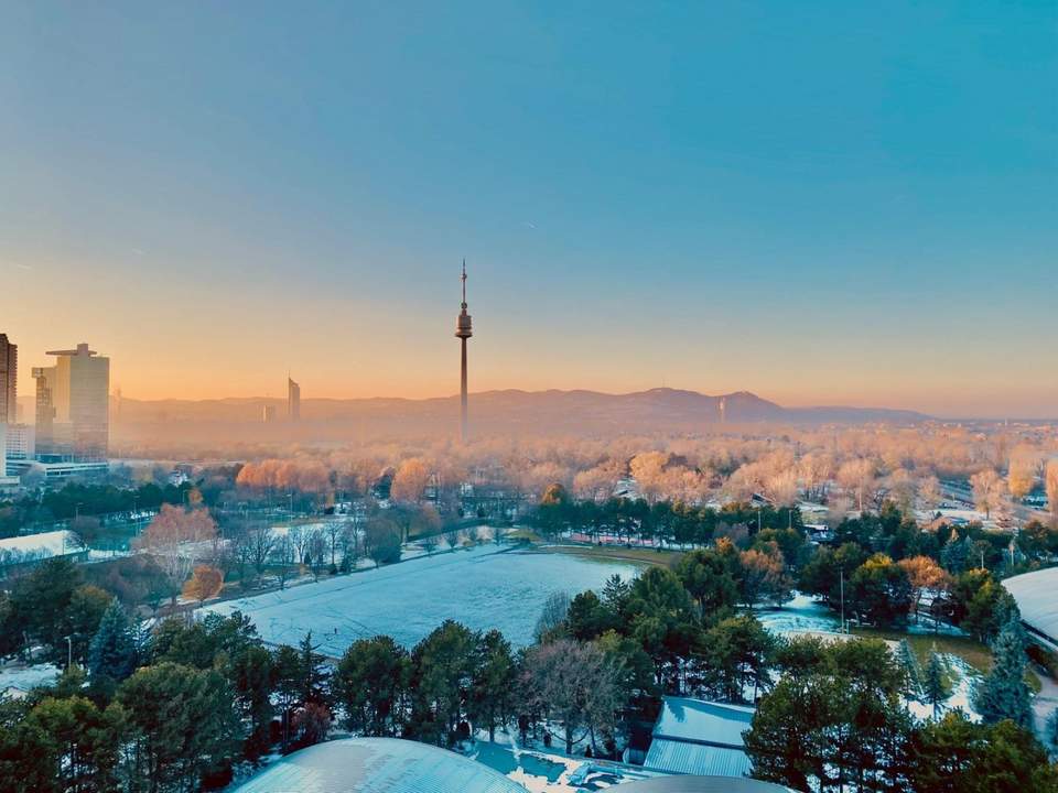 " Voll möbliert - Donaupark- U1 Uno City "