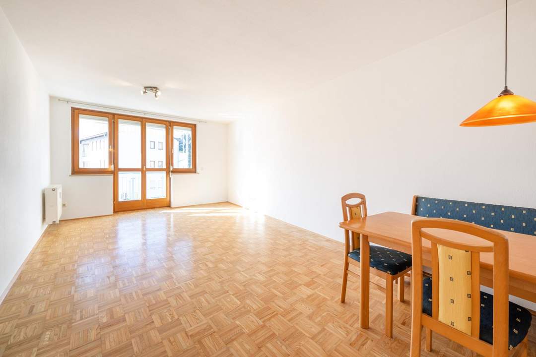 Charmante 2-Zi.-Wohnung mit Südbalkon & Tiefgaragenstellplatz