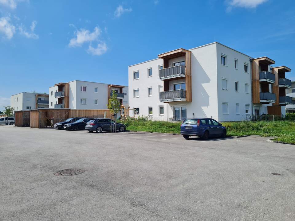 HOCHWERTIG MODERN TEILMÖBLIERT