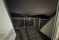 Neuwertige Dachgeschoßwohnung mit Klima und Balkon