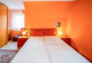 Haus mit Blick auf Schloss Ebelsberg – Potenzial für Individualisten