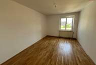 Ihr Sommerbonus: Die erste Miete geht auf uns! Wohnen im Herzen des Traunviertels - Gemütliche 3-Raum-Wohnung inkl. Balkon und Aufzug in Kirchdorf! Separate Küche und Badezimmer mit Fenster!
