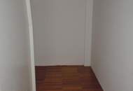 Exklusive 2,5-Zimmer-Wohnung mit hofseitiger Terrasse - verfügbar ab Mai 2026