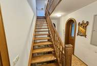 1- bis 2-Familienhaus in erhöhter Lage mit Fernsicht und moderner Solar-/Wärmetechnik