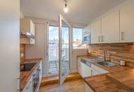 ++RARITY++ UNIQUE TOP FLOOR APARTMENT IN A BEST LOCATION IN THE 7TH DISTRICT! GREAT TERRACES!