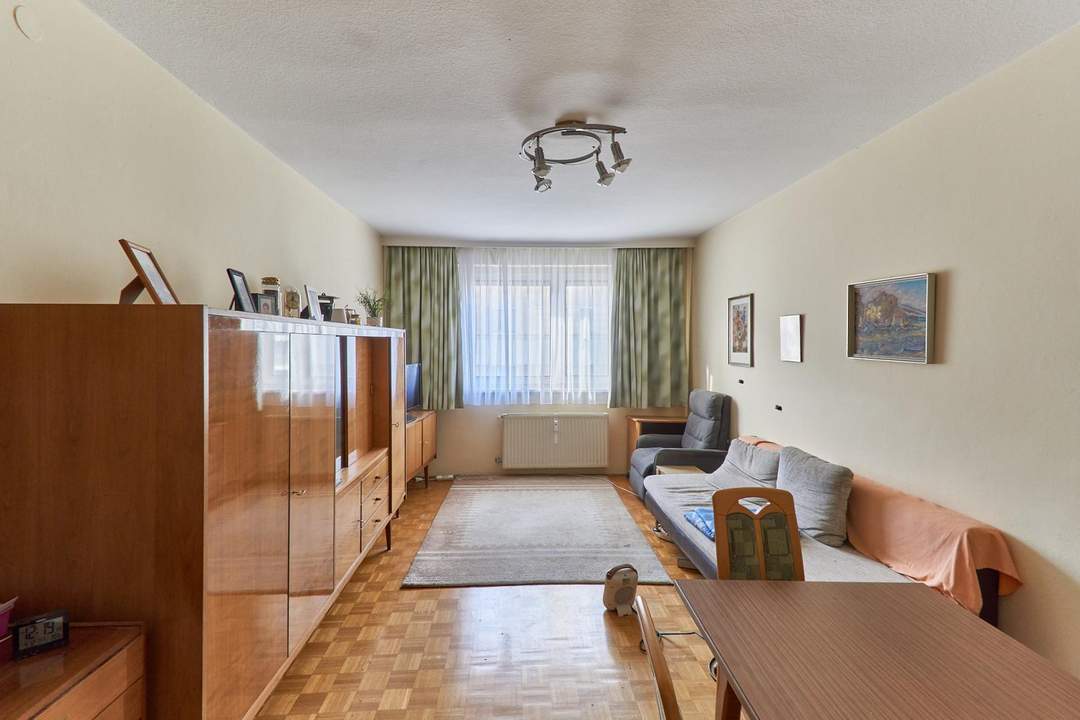 Pradl: Renovierungsbedürftige 3-Zimmer-Wohnung
