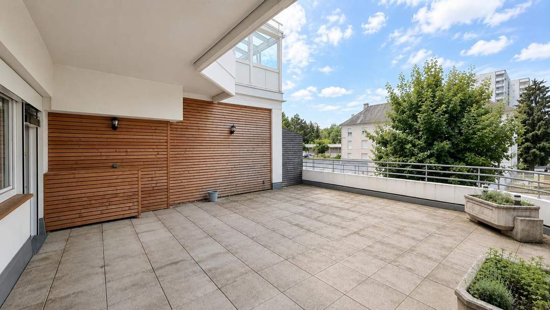 Klagenfurt - LKH: Moderne 3-ZI Wohnung mit 50 qm Terrasse & 2 PKW-Stellplätzen