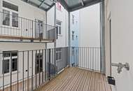 Küche mit schöner Fensterfront und Balkon in den ruhigen Innenhof, hell und freundlich!