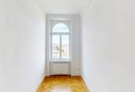 Großzügige 5 Zimmer Wohnung in schönem Altbau - nahe Stadtpark