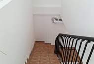 Loftartiges Büro mit großen Fenstern und einer Terrasse - ideal als Atelier oder Studio