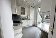 Bregenz - Zentrale Innenstadtlage, auf fast 90 m2 Wohnfläche, 3. Stock, Aussicht von 2 Balkonen auf die Dächer der Stadt.