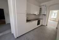 GENERALSANIERTE 2-ZIMMER-ALTBAU *ERSTBEZUG NACH KATEGORIEANHEBUNG*