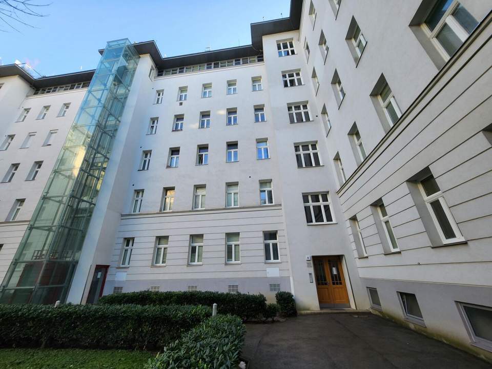 3-Zimmer Wohnung, 86m² etwas renovierungsbedürftig