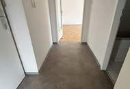 Singles aufgepasst! Sanierte, helle 1-Raum-Wohnung mit idealer Raumaufteilung in Steyr Münichholz: komfortabel, erschwinglich und mitten im Grünen! Praktischer Abstellraum, Aufzug und geräumiges Badezimmer inklusive! Jetzt mit KI-Visualisierung!