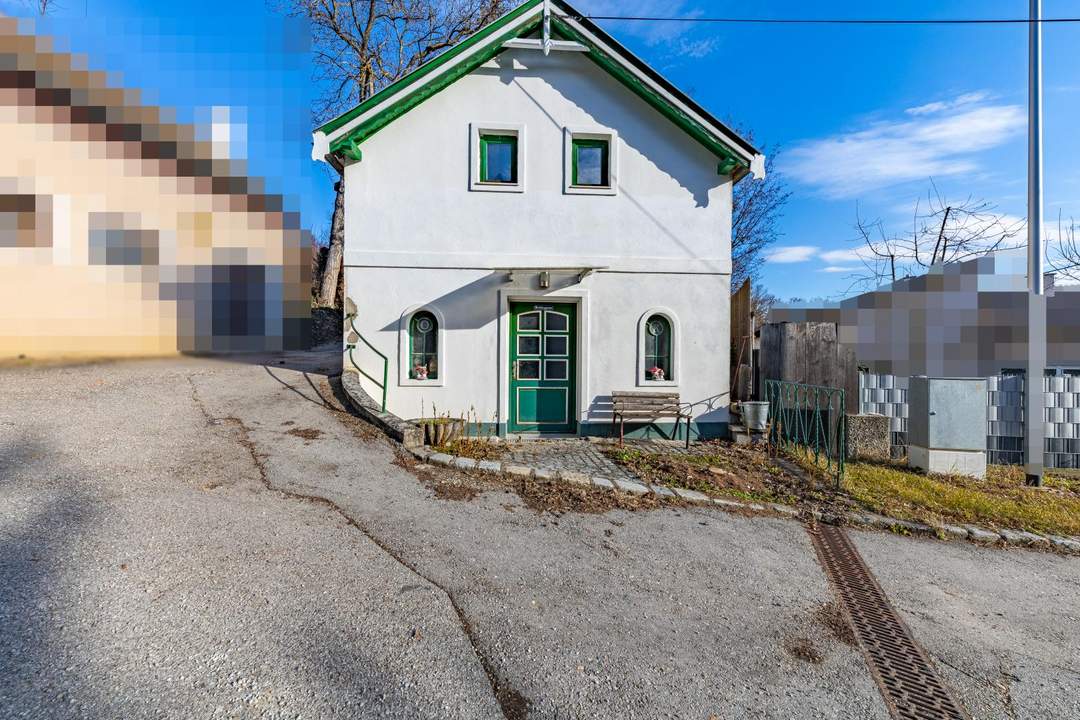Charmantes Presshaus mit Weinkeller und Entwicklungspotenzial!