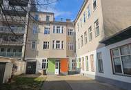 Zinshaus mit Blick zur Gloriett e