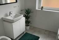 Perfekte Wohnung für junge Familien und Pärchen dank idyllischer Grünlage und optimaler Infrastruktur! Kompakte und sehr flexibel nutzbare Raumaufteilung! Neu saniert und sofort beziehbar!