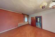 Renovierungsbedürftiges Einfamilienhaus im Zentrum von Knittelfeld mit Carports und Doppelgarage