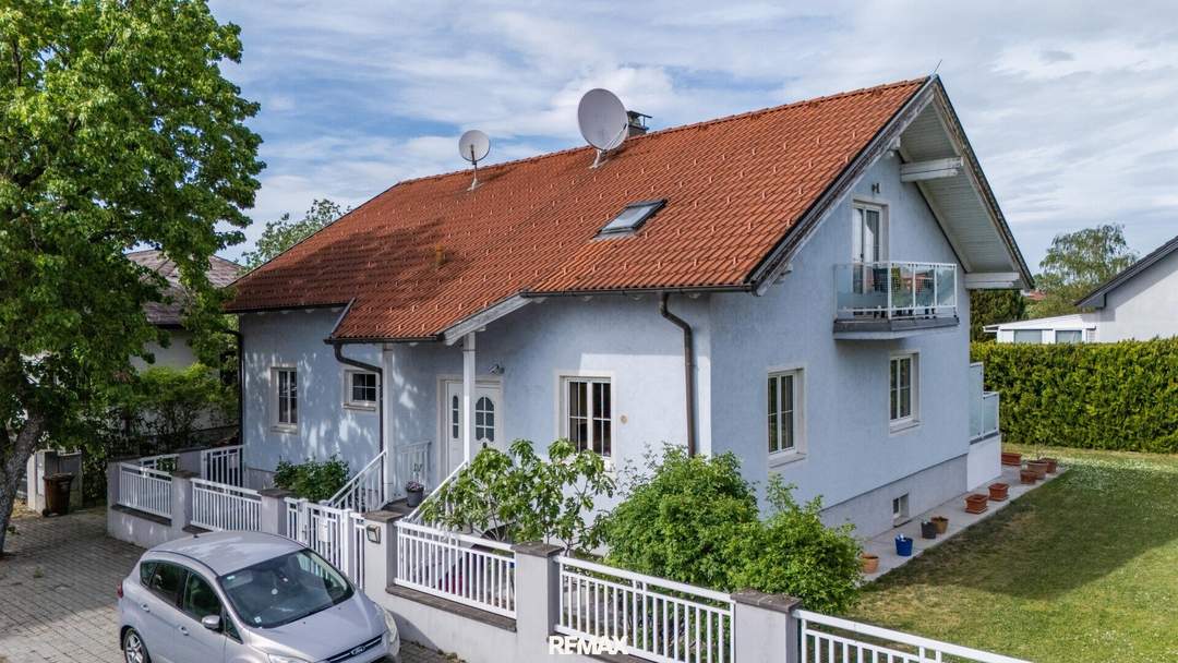 "Wohnkomfort auf mehreren Ebenen - mit großem Garten & Garage"