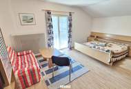 Bad Aussee: Ein,- Zweifamilienhaus mit 2 Balkonen, Terrasse, 3 Garagen, Gartenhütte