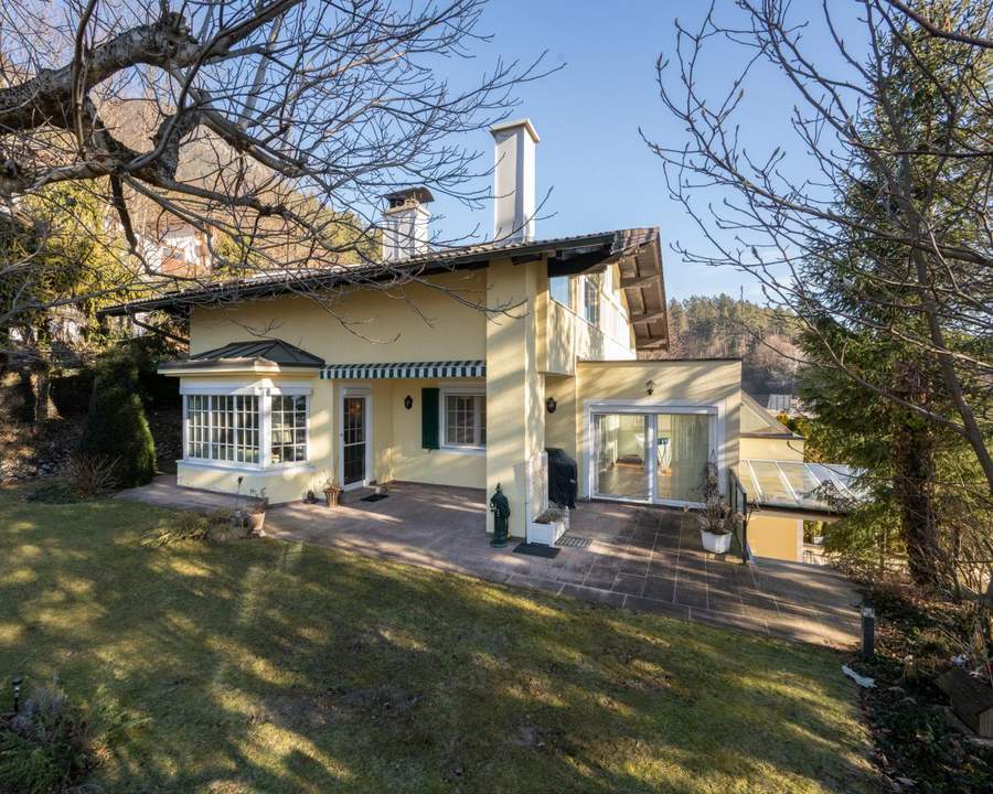 Villa mit Traumblick in Ruhelage oberhalb von Innsbruck