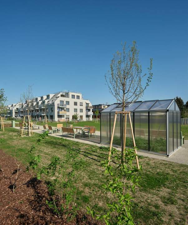 PROVISIONSFREIE 2 Zimmer Wohnung mit Balkon und KÜCHE _T11