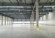 Produktions-/Lagerfläche mit ca. 6.200m² | Höhe ca. 7,60m | Teilflächen ab ca. 1.300m² möglich | Rampen und ebenerdige Einfahrt