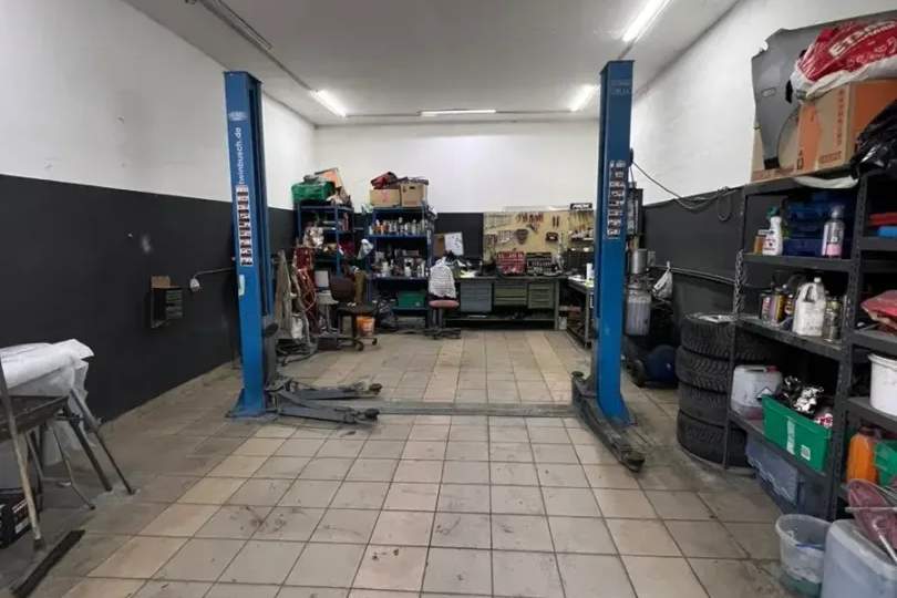 PROVISIONSFREI!!! Große Halle, Werkstatt, Lager 40m² mit Hebebühne N17, Gewerbeobjekt-miete, 570,00,€, 2601 Wiener Neustadt(Land)