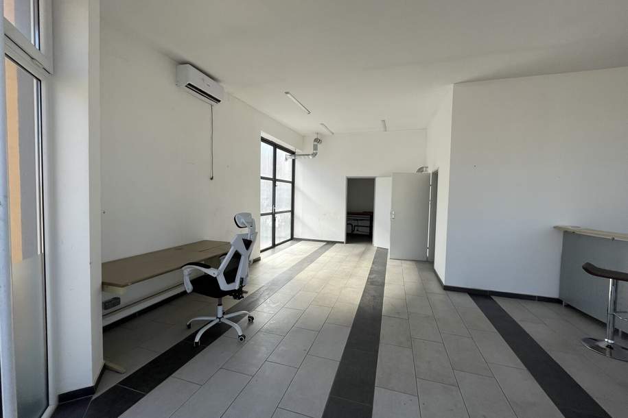 Sehr schöne, sonnige Halle, Lager, Werkstatt mitten in Areal200 in Sollenau SR3 PROVISIONSFREI!!!, Gewerbeobjekt-miete, 950,00,€, 2601 Wiener Neustadt(Land)