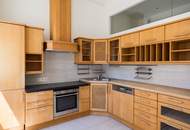 Zauberhafte Altbauwohnung mit großzügigem BALKON und GARAGE – ruhige Toplage direkt beim Karlsplatz