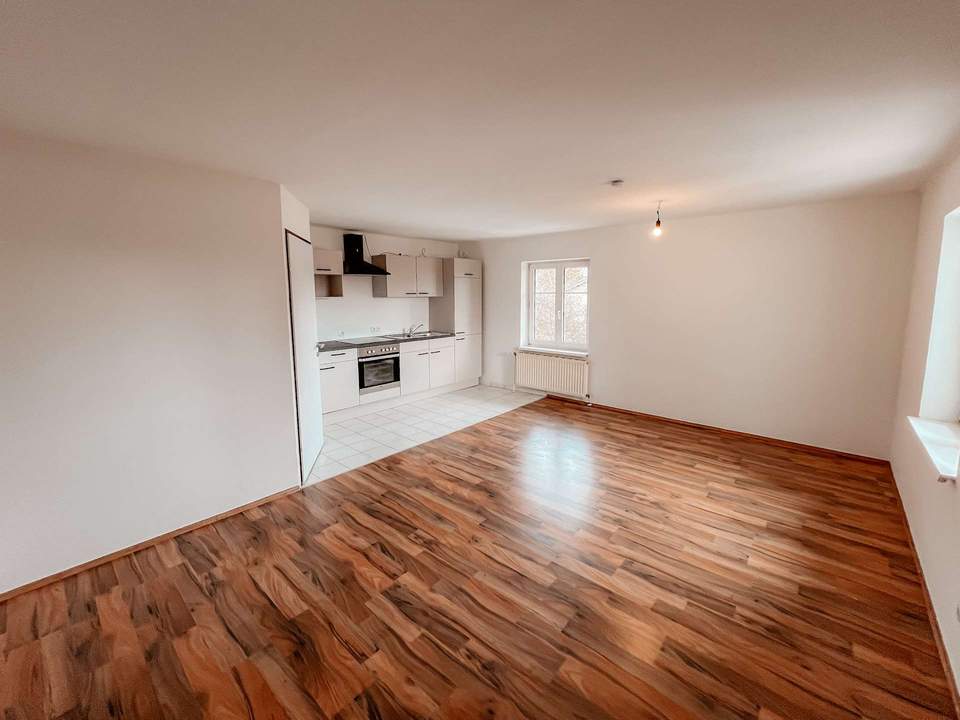 Schöne 2-Zimmer-Wohnung in Vöcklabruck – mit Parkplatz, ab August